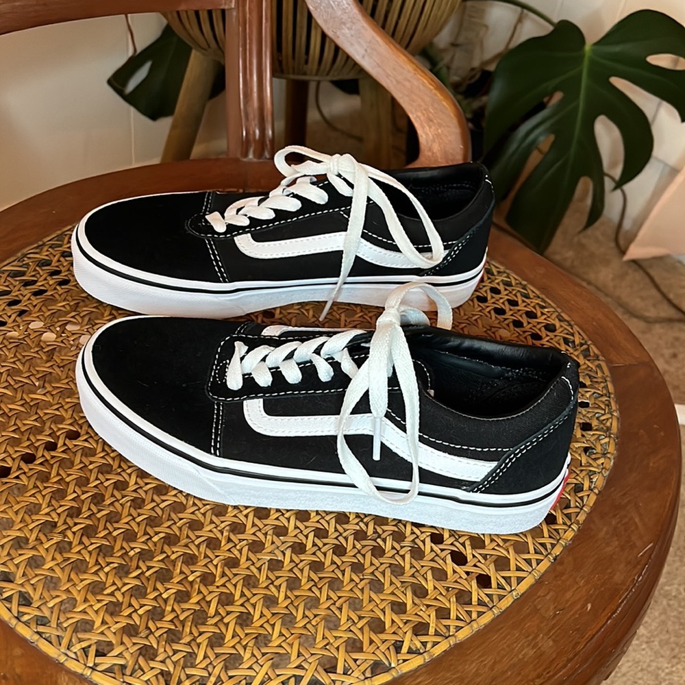 kids vans size 4